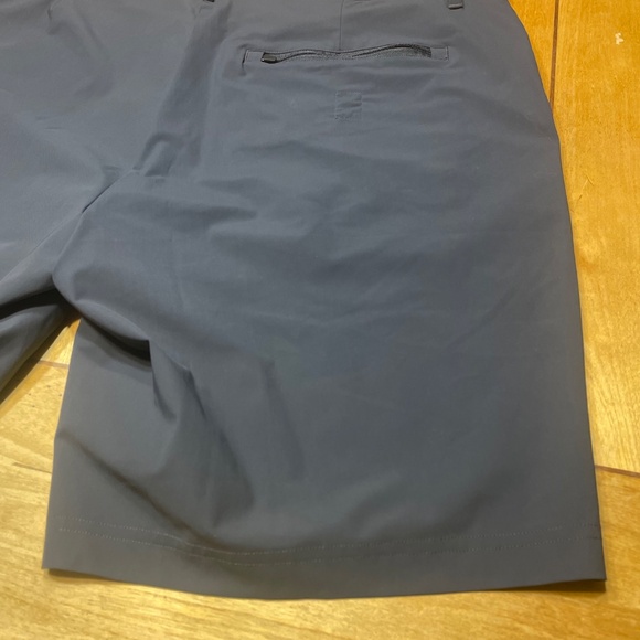 Vuori Fleet Chino Short Size 36 Color Charcoal with 8 Inch Inseam - Picture 9 of 16